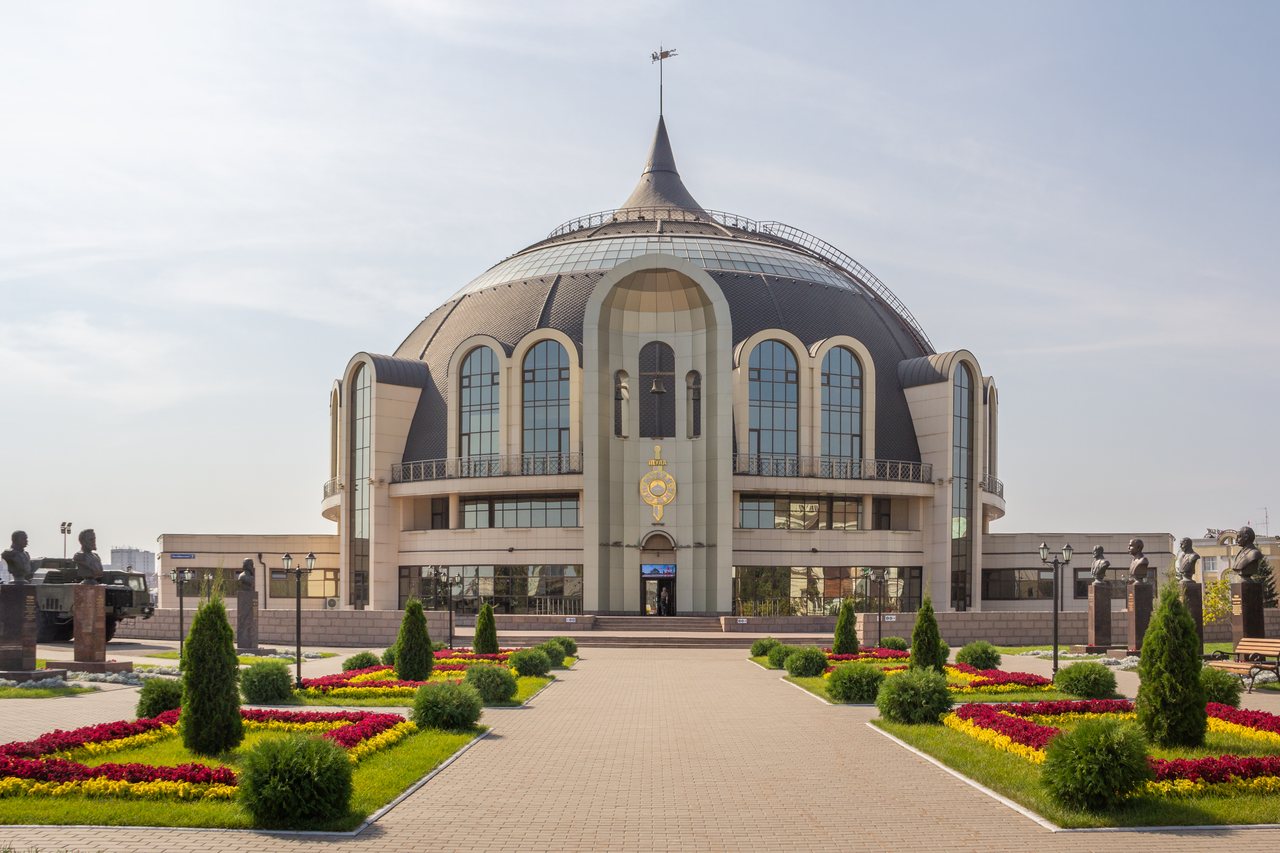 Здание Тульского музея оружия с куполом в форме шлема