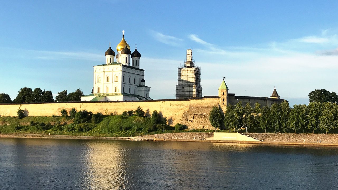 Ансамбль Псковского кремля со стороны реки