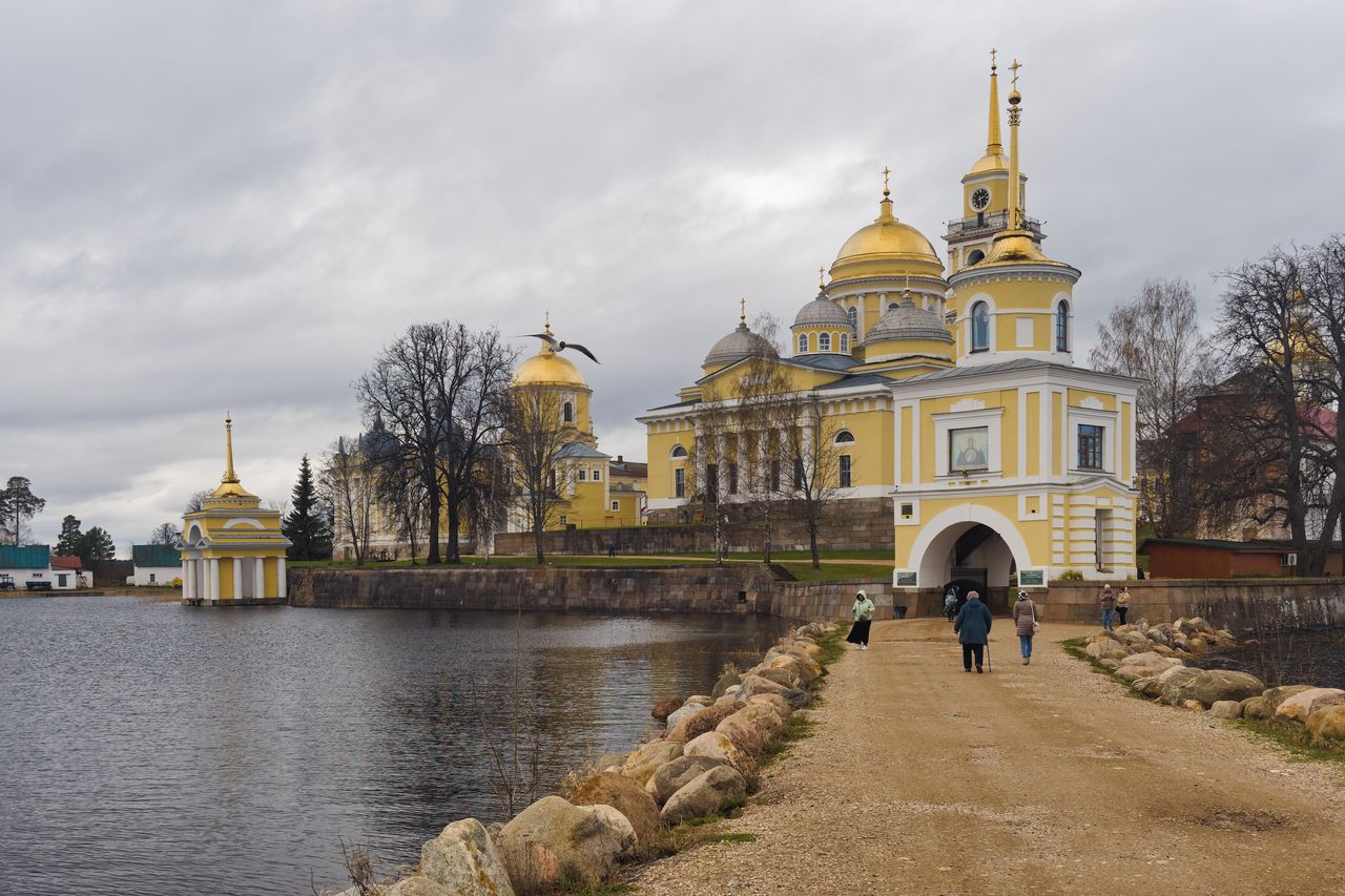 Нилова пустынь на острове озера Селигер