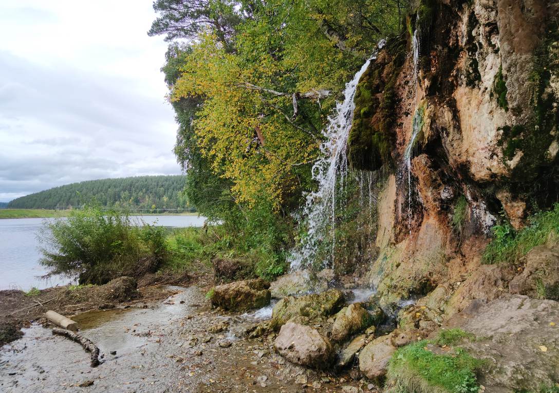Водопад Плакун на берегу Сылвы в Пермском крае