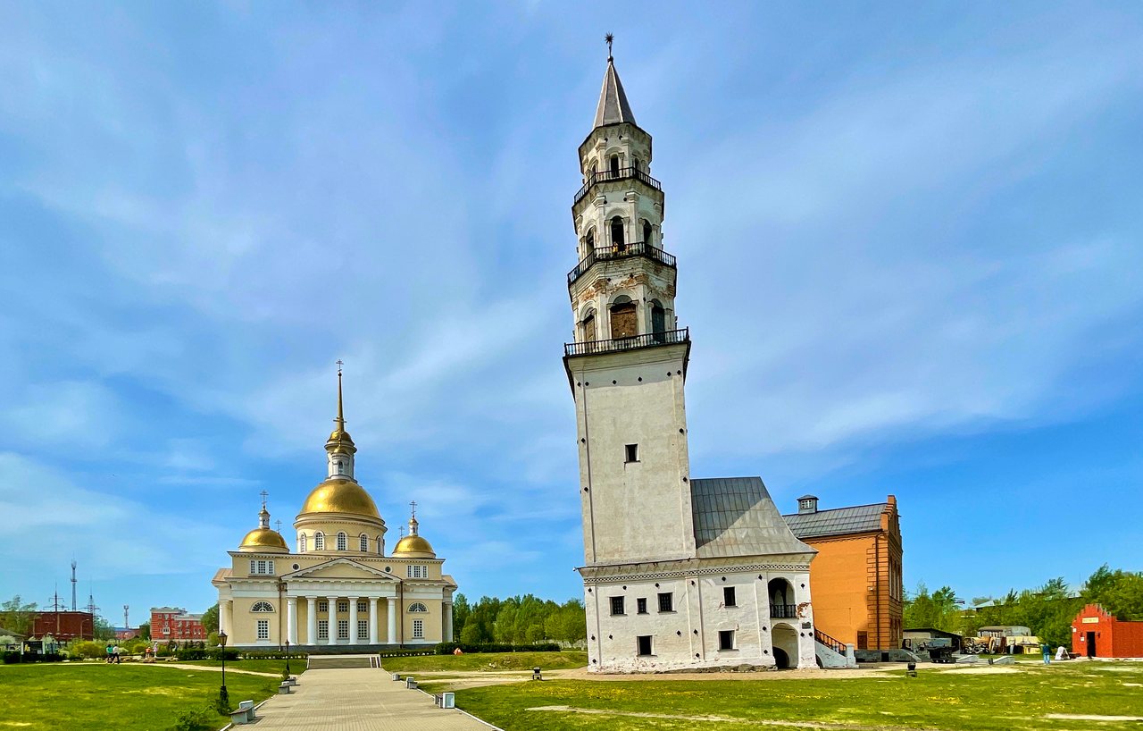 Невьянская наклонная башня и Спасо-Преображенский собор